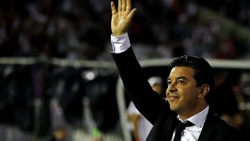 River Plate's team coach Marcelo Gallardo waves to supporters before their Argentina First Division 2019 Superliga Tournament football match against San Lorenzo, at El Monumental stadium, in Buenos Aires, on December 8, 2019. (Photo by ALEJANDRO PAGNI / AFP)