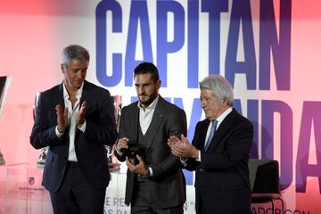 Miguel Angel Gil Marín, Koke y Enrique Cerezo. 