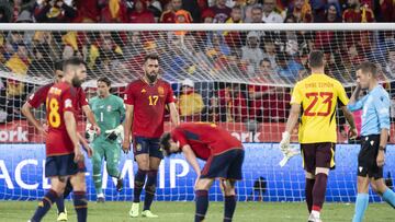 Zaragoza (Spain), 24/09/2022.- Spanish players react after losing the UEFA Nations League soccer match between Spain and Switzerland in Zaragoza, Spain, 24 September 2022. (España, Suiza) EFE/EPA/JEAN-CHRISTOPHE BOTT
