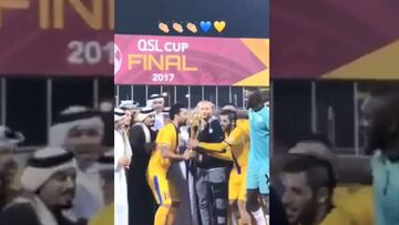 El momento en que Jiménez levantó la copa en Catar