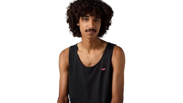 Supersuave y muy ligera: la camiseta sin mangas de Levi’s que es ideal para combatir el calor