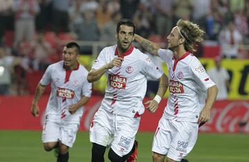 El 1 de junio de 2013 el Valencia visitaba el Pizjuán. Si ganaba se metía en la Champions tras un gran remontada con Valverde. El Sevilla le aguó la fiesta con cuatro goles de Negredo. Por el Valencia marcaron Banega y Soldado (2).