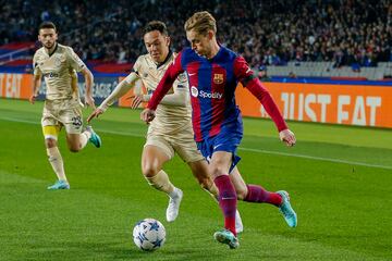 Frenkie de Jong durante el partido.