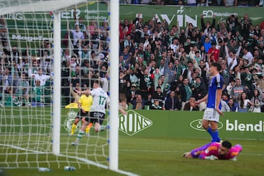 LaLiga pasa la factura a Racing y Oviedo por los insultos en su partido
