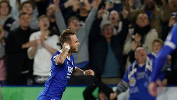 James Maddison, jugador del Leicester City, celebra un gol contra el Nottingham Forest.