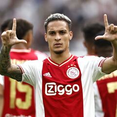 Ajax reject €90m bid for Antony from Manchester United