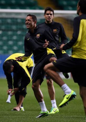 Entrenamiento del Barcelona en el el Celtic Park Stadium. Adriano.