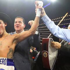 ‘Vaquero’ Navarrete derrotó a Óscar Valdez en la ‘guerra de mexicanos’