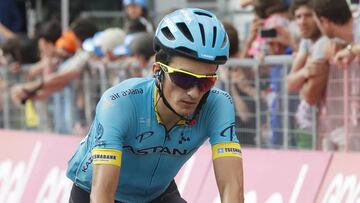 Peio Bilbao llega a la meta de Prato Nevoso en la 18ª etapa del Giro de Italia 2018.