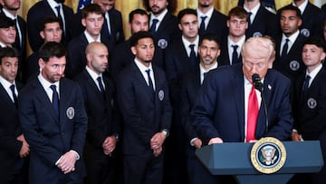 El capitán del Inter Miami CF, Lionel Messi, reacciona mientras el presidente de Estados Unidos, Donald Trump, habla durante un evento en el Salón Este de la Casa Blanca en Washington, D.C., Estados Unidos, el 5 de marzo de 2026.