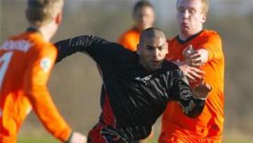 Bezares deja Kazajistán y espera seguir en España