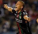Palestino golea a Libertad y le da vida al fútbol chileno en la Copa