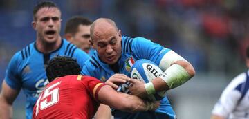 Sergio Parisse durante un encuentro con Italia.