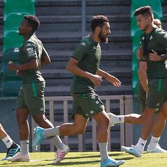 Borja Iglesias ya se entrena con Rubi para estar en el estreno