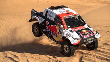 Al Attiyah con el Toyota en el Dakar 2022.