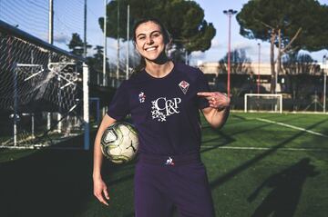 Fiorentina de Italia confirmó el fichaje de la arquera de 25 años el 17 de enero de este año. Pérez que llegó del New England Mutiny, fue campeona de los Juegos Panamericanos con la Selección Colombia en 2019.