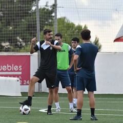 Manolo González define su cuerpo técnico
