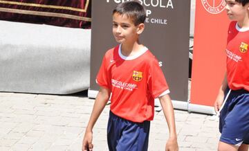 Uno de los casos más recientes de promesas chilenas fue protagonizado por Bruno Arancibia. El 2014, el niño de 12 años, parte de las inferiores de Huachipato, fue seleccionado para entrenar en las instalaciones del Barcelona en España. 