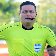 Así es Arnaldo Samaniego, el árbitro del Uruguay - Perú