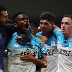 Johan Carbonero, el mejor jugador de Racing en el título ante Boca