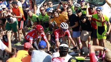 Alberto Contador y Chris Froome ruedan en la subida a El Garb&iacute; durante la Vuelta a Espa&ntilde;a 2017.