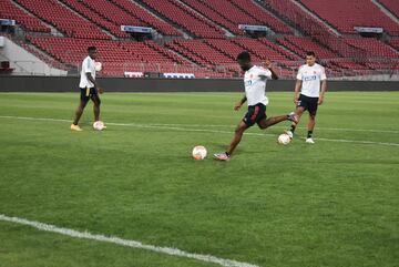 La Selección Colombia entrenó en el Estadio Nacional de Chile antes de enfrentar a la Roja de Reinaldo Rueda por la fecha 2 de Eliminatorias.