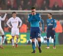 El Arsenal decepciona contra el Swansea y está fuera de Europa