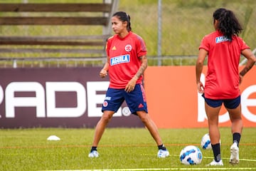 La Selección Colombia Femenina sigue preparando el partido ante Ecuador por Copa América. Las dirigidas por Nelson Abadía volvieron a los trabajos de campo.