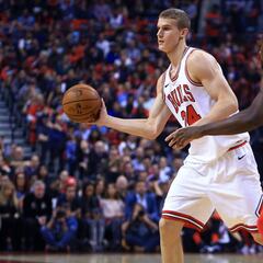 Markkanen (17+8) aprueba, pero los Bulls naufragan en Canadá