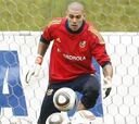 Valdés debuta; Cesc vuelve y Torres espera