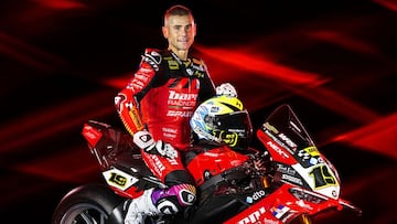 Álvaro Bautista y el Barni toman la delantera a todos