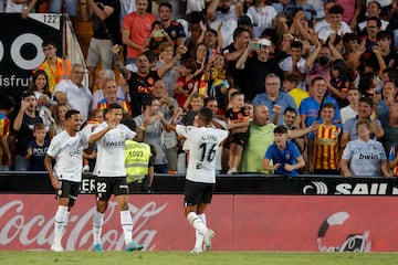 Mestalla celebra el gol de Marcos André contra el Celta. 