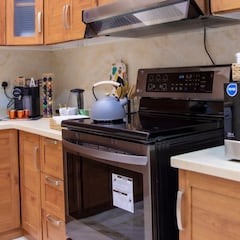 12 cosas que no debes meter en el microondas según la OCU