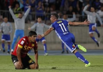 Futbol, Universidad de Chile vs Union EspaÒola
SÈptima fecha, campeonato de Clausura 2016/17
El jugador de Universidad de Chile  Sebastian Ubilla, izquierda derecha centro, celebra  su gol  contra  Union EspaÒola durante el partido de primera division disputado en el estadio Nacional de Santiago, Chile.
19/03/2017
Ramon Monroy/Photosport
*************

Football, Universidad de Chile vs Union EspaÒola
7th date, Clousure Championship 2016/17
Universidad de Chile's,  Sebastian Ubilla,left right center, celebrates his gol against Universidad de Chile, during the first division football match at the Nacional stadium in Santiago, Chile.
19/03/2017
Ramon Monroy/Photosport