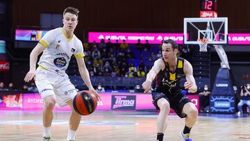 Huertas da un cl&iacute;nic y hace un partido espectacular ante el Obradoiro: 33 puntos, 7 asistencias y 38 cr&eacute;ditos de valoraci&oacute;n para una gran victoria del Tenerife.