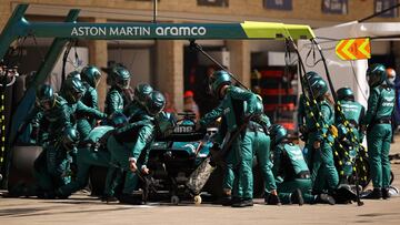 Stroll hace una parada con el Aston Martin en Austin.