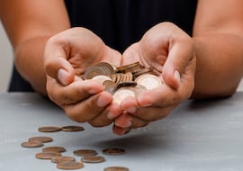 El máximo de monedas de un céntimo que está obligado a aceptar un bar al cobrar