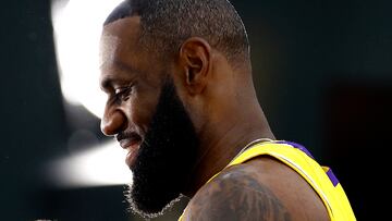 LeBron James hace oficial su numero ante las redes sociales