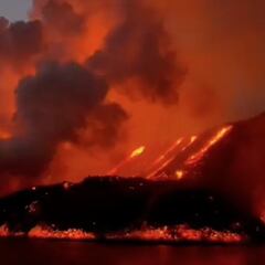 La Palma eruption: lava creates new delta as it reaches the sea