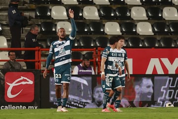 AME4333. HIDALGO (MÉXICO), 03/11/2024.- Salomon Rondón de Pachuca celebra un gol este sábado, durante un partido de la jornada 15 del Torneo Apertura 2024 entre Pachuca y Necaxa, en el estadio Hidalgo de la ciudad de Pachuca, Hidalgo (México). EFE/ David Martínez Pelcastre