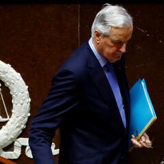 La izquierda y la ultraderecha tumban el Gobierno de Barnier en Francia