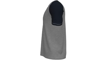 Esta es la camiseta de deporte de Joma en color negro y gris que todos andan buscando