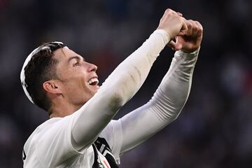 Cristiano Ronaldo celebra el campeonato de liga.