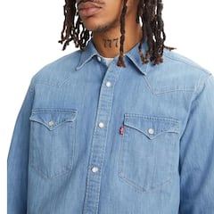 Chollo del día: ahorra un 51% en esta camisa vaquera de Levi’s