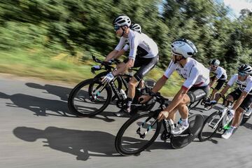 Todos los miembros del Team Sky entrenan para el Tour de Francia.