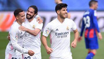 Lucas Vázquez, Isco y Asensio celebran el 1-0.