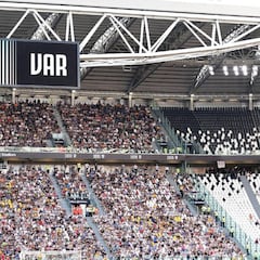 La Bundesliga podría retirar el VAR si continúa con problemas