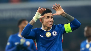 LONDON (United Kingdom), 25/11/2025.- Enzo Fernandez of Chelsea and teammates celebrate at the end of the UEFA Champions League league phase match between Chelsea and Barcelona in London, Britain, 25 November 2025. Chelsea won 3-0. (Liga de Campeones, Reino Unido, Londres) EFE/EPA/NEIL HALL