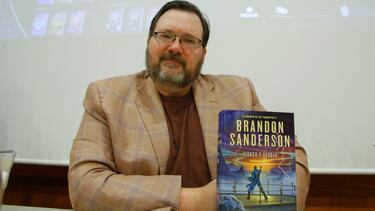Brandon Sanderson rechaza completar los últimos libros de ‘Juego de tronos’, ¿qué opina George R.R. Martin?