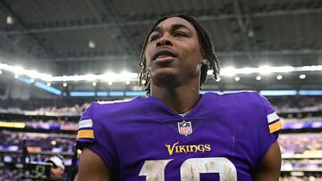 MINNEAPOLIS, MINNESOTA - SEPTEMBER 11: Justin Jefferson #18 of the Minnesota Vikings celebrates on the field after defeating the Green Bay Packers 23-7 at U.S. Bank Stadium on September 11, 2022 in Minneapolis, Minnesota. Stephen Maturen/Getty Images/AFP